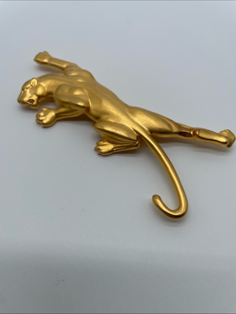 JJ 1988 Gold Panther Brooch - Elegant Women's Jewelry